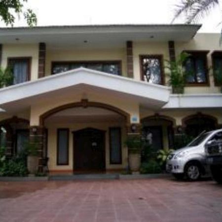 סוראבאיה Grand Sumatera Hotel מראה חיצוני תמונה