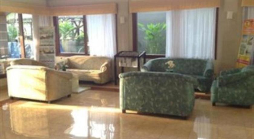 סוראבאיה Grand Sumatera Hotel מראה חיצוני תמונה