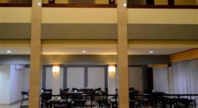סוראבאיה Grand Sumatera Hotel מראה חיצוני תמונה