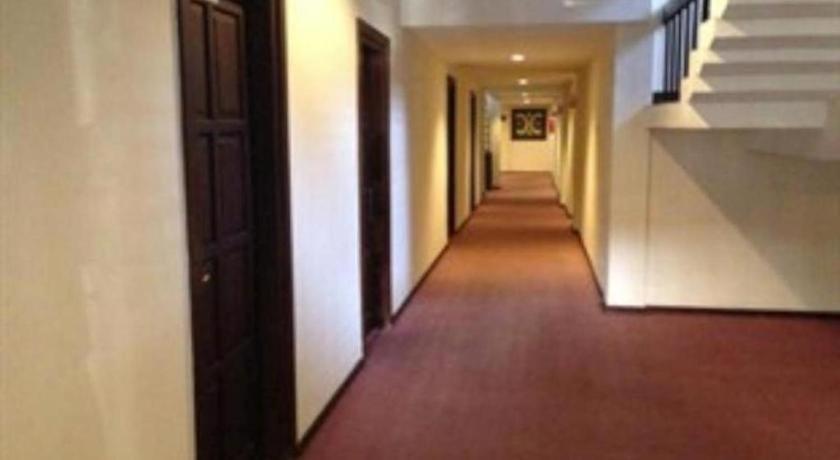 סוראבאיה Grand Sumatera Hotel מראה חיצוני תמונה