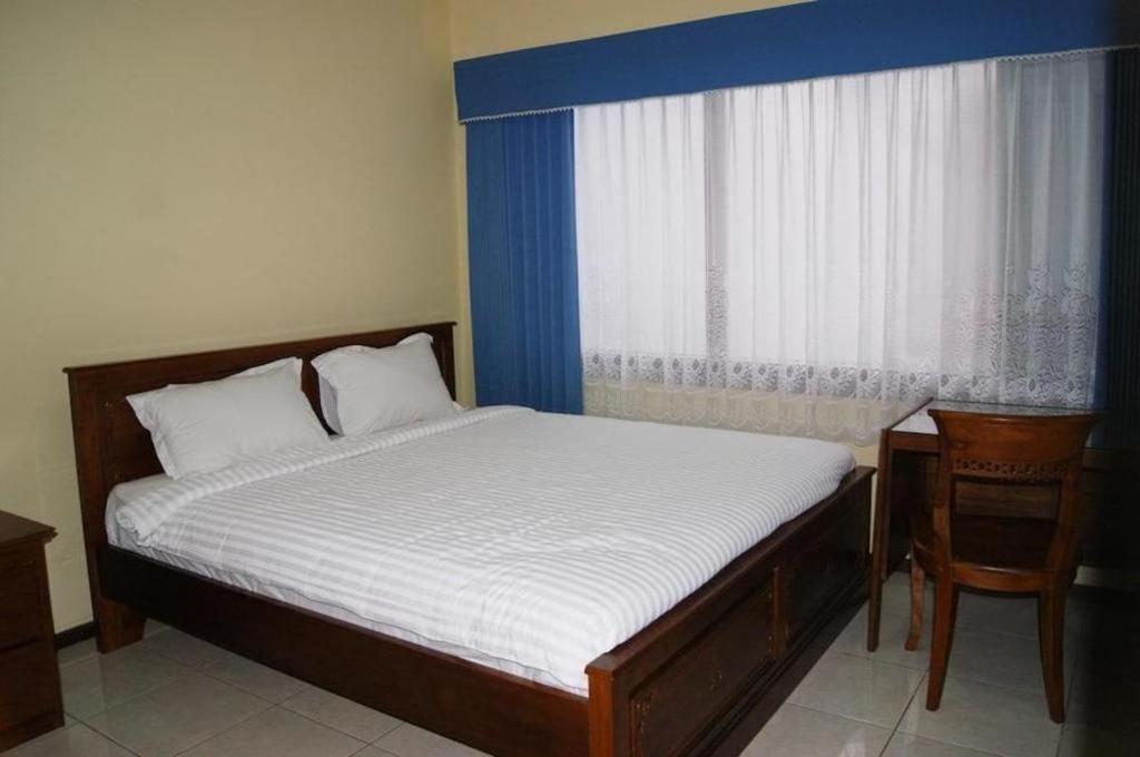 סוראבאיה Grand Sumatera Hotel מראה חיצוני תמונה