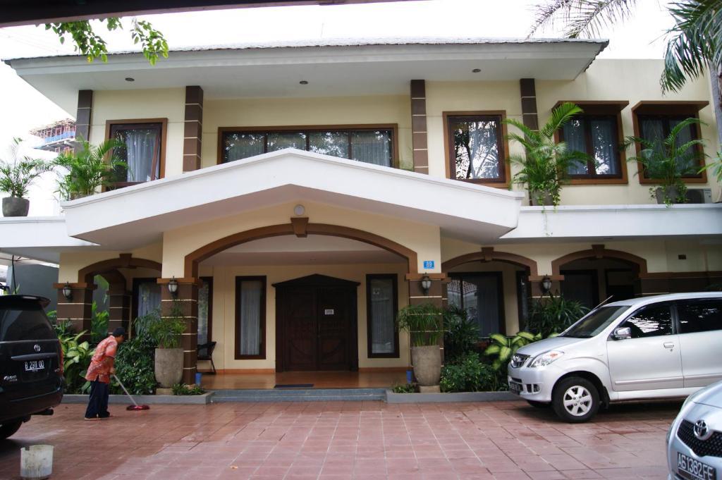 סוראבאיה Grand Sumatera Hotel מראה חיצוני תמונה