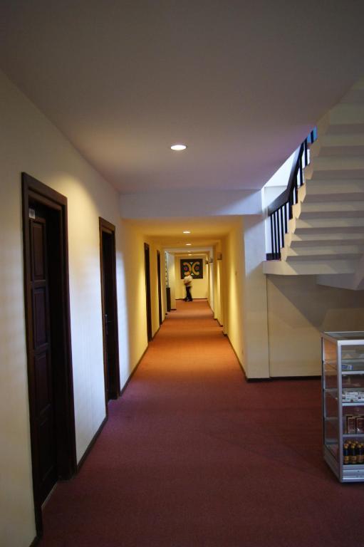 סוראבאיה Grand Sumatera Hotel מראה חיצוני תמונה