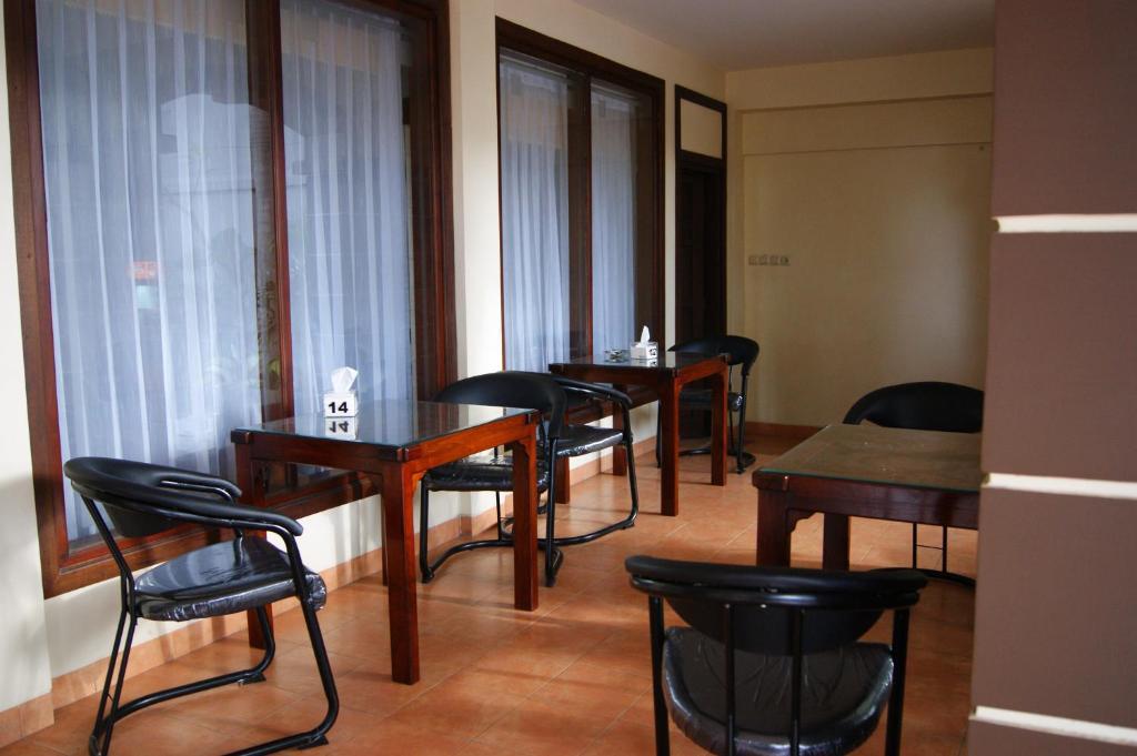 סוראבאיה Grand Sumatera Hotel מראה חיצוני תמונה