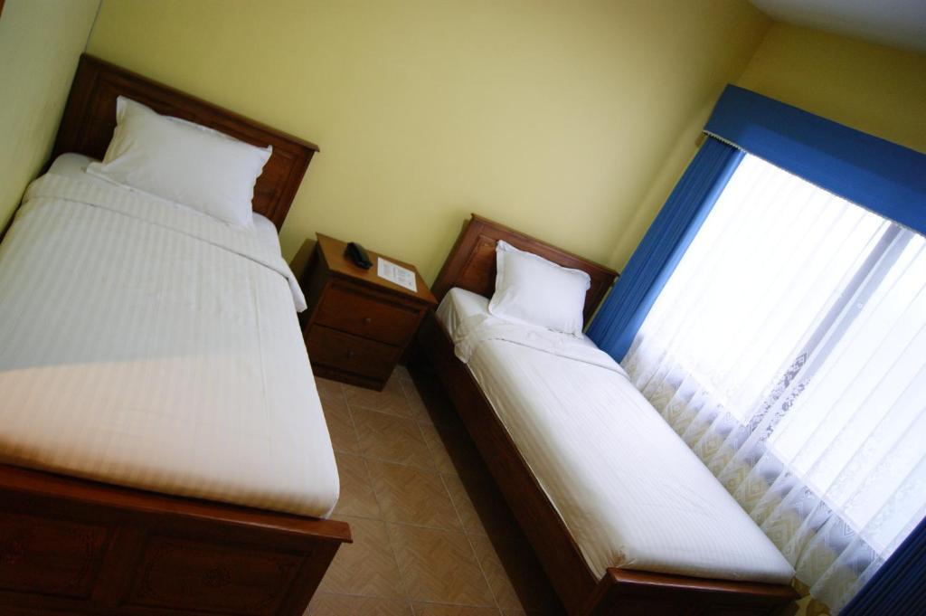 סוראבאיה Grand Sumatera Hotel מראה חיצוני תמונה