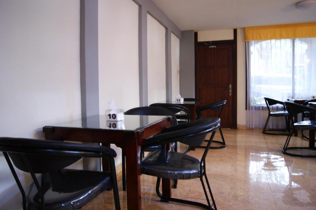 סוראבאיה Grand Sumatera Hotel מראה חיצוני תמונה