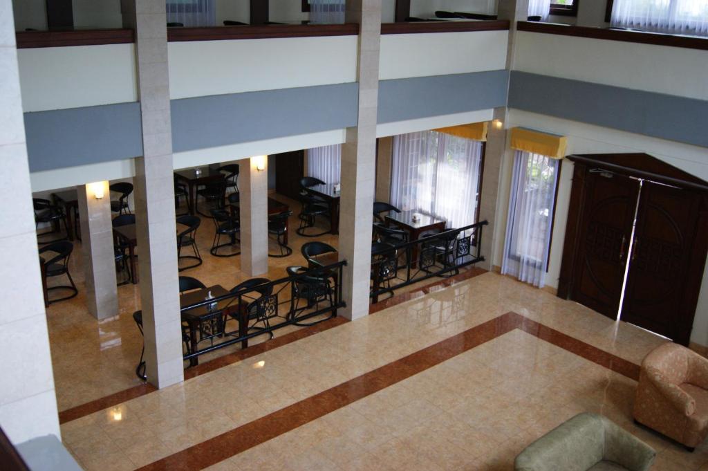 סוראבאיה Grand Sumatera Hotel מראה חיצוני תמונה