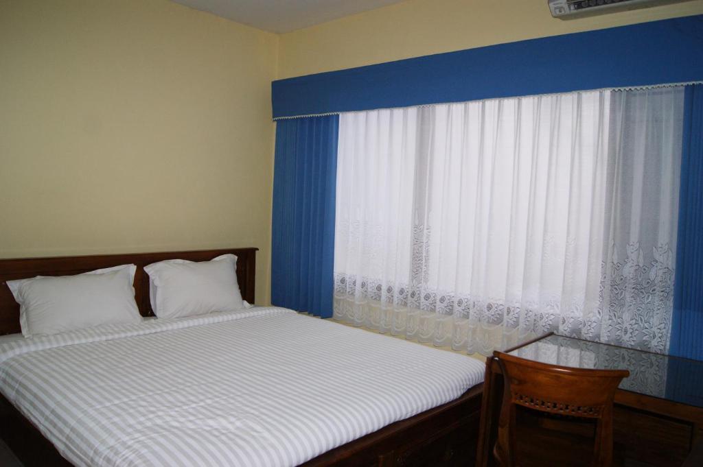 סוראבאיה Grand Sumatera Hotel מראה חיצוני תמונה