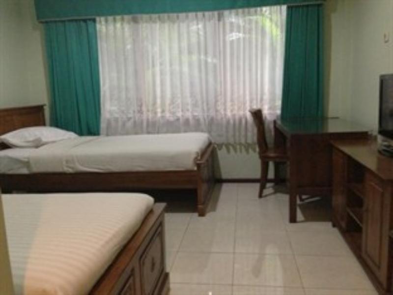 סוראבאיה Grand Sumatera Hotel מראה חיצוני תמונה